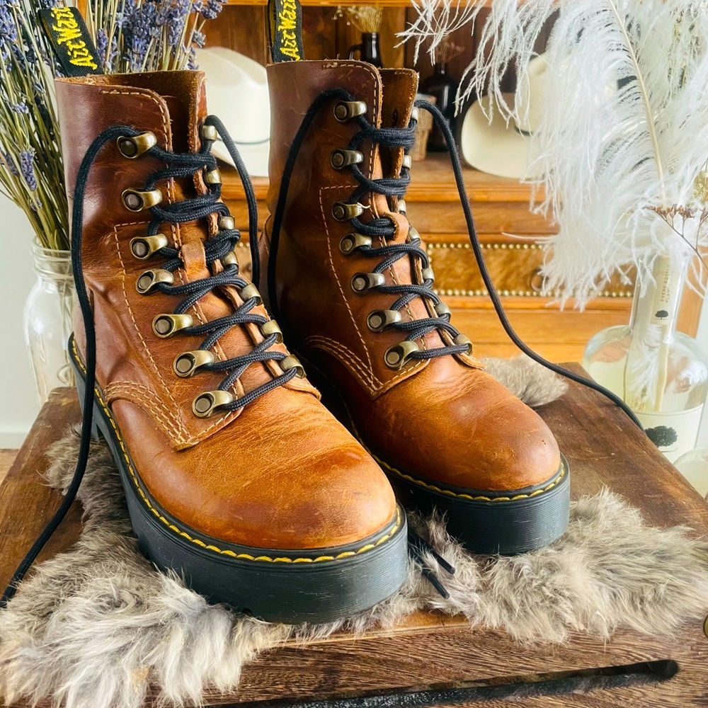DOC MARTEN LEONA ORLEANS | Heeled | Lace-up | Combat boot | Size 6